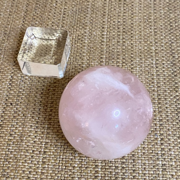Small Quartz sphere with clear holder - Picture 5 of 11